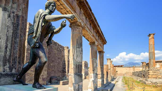 naples ruins of pompeii and mount vesuvius