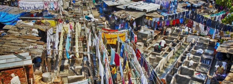 Mumbai: City Highlights Private Tour with Dharavi Slum
