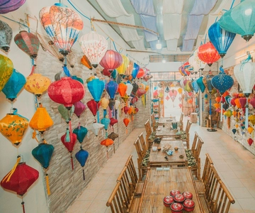 Hoi An: Vietnamese Foldable Lantern Making Class
