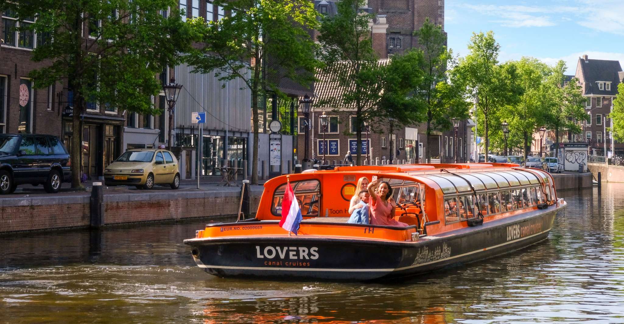 Amsterdam: City Centre Canal Cruise including Audioguide photo 7