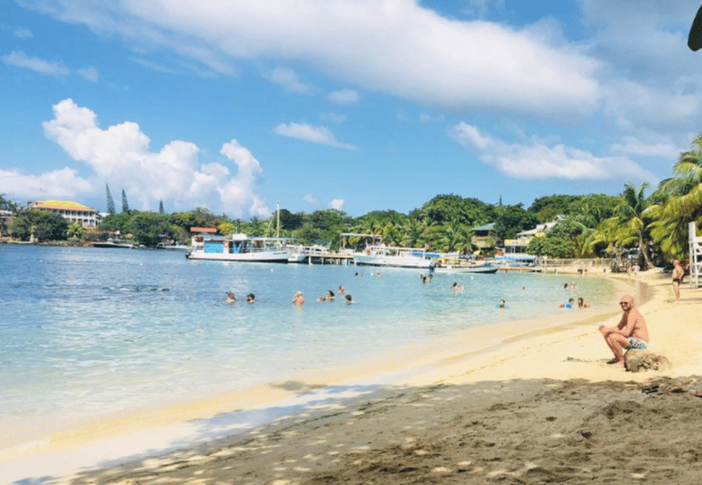 Roatán City Bus Tour and Beach Break GetYourGuide