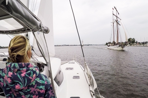 Rostock: croisière en catamaran d'une demi-journée, d'une journée ou au coucher du soleilCroisière de 4 heures