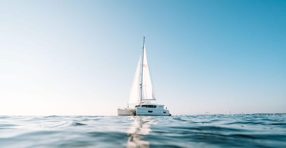 Rostock: Katamarantour – Halbtags, Ganztags, Sonnenuntergang