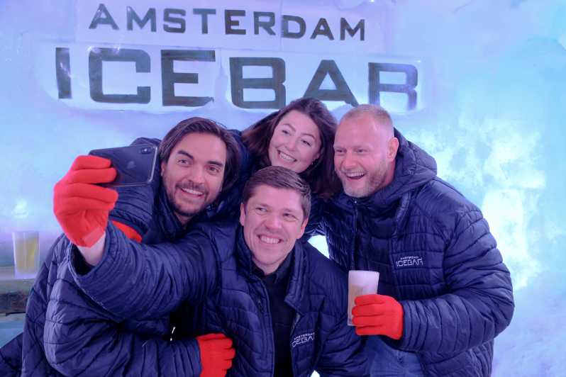 Коктейли в ледяном баре Амстердама