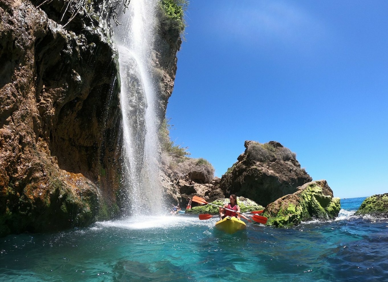 Nerja: Guidet tur i kajak til Nerja-klipperne og Maro-vandfaldet