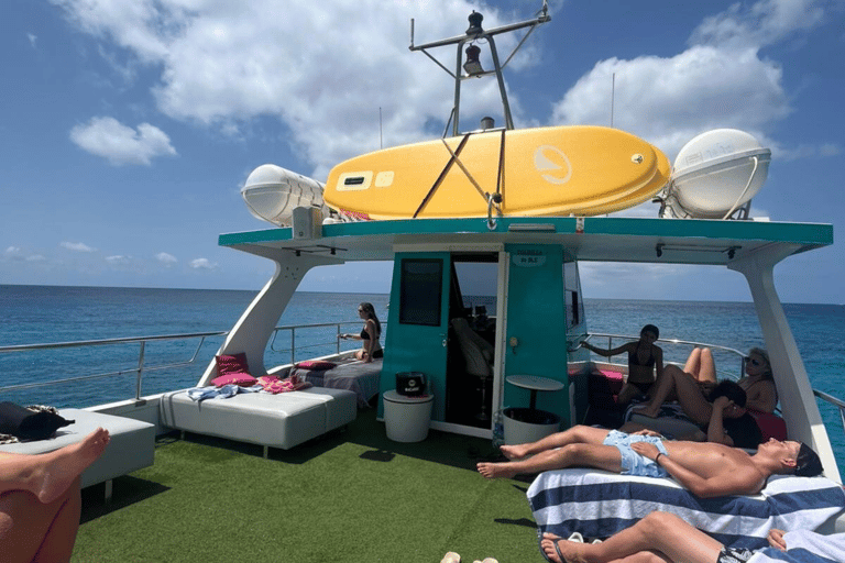 Ibiza: Formentera Cruise with Paella, Open Bar & Swim Stop