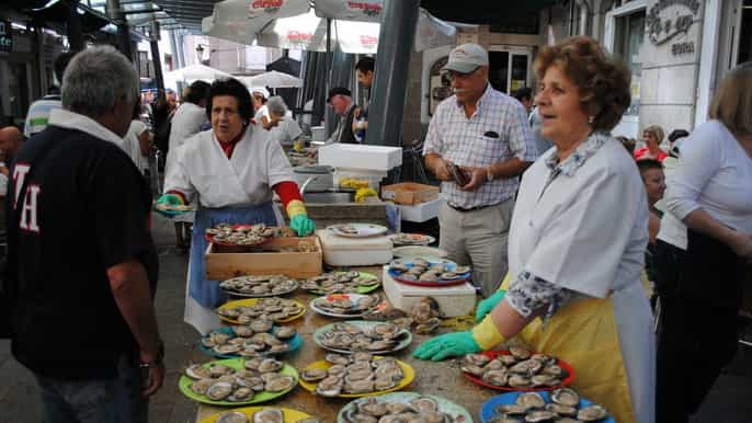vigo recorrido por el casco antiguo con desayuno tardío de lujo