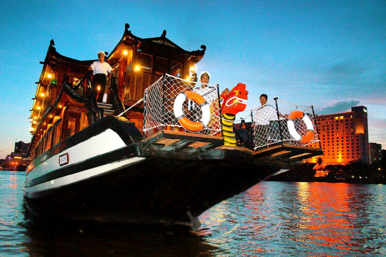 Ho Chi Minh: tour nocturno de Saigón con crucero con cena buffetTour Nocturno en Scooter con Punto de Encuentro