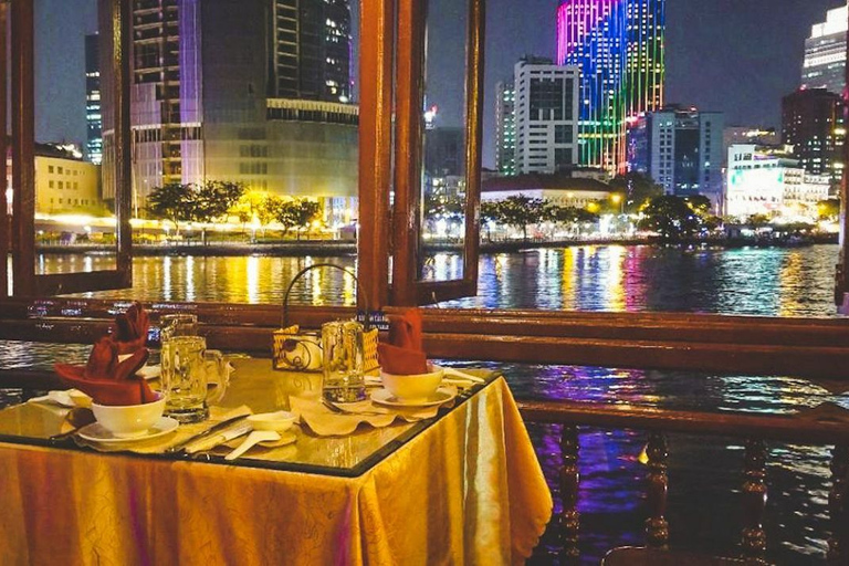 Ho Chi Minh: Saigon Night Tour mit Buffet Dinner CruiseScooter Night Tour mit Treffpunkt