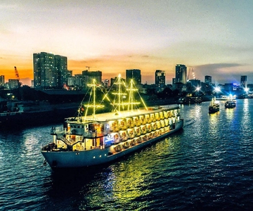 Ho Chi Minh: Private City Tour and Dinner Cruise with Buffet