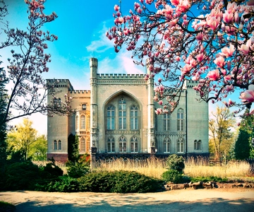 Kornik Castle and Rogalin Palace Half-Day Private Tour