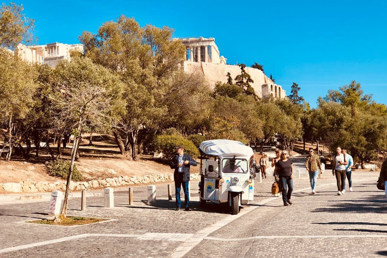 Atene: tour privato della città di 3 ore su un tuk tuk ecologicoPrelievo dagli hotel centrali di Atene