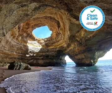 Algarve: Benagil Sea Cave Sunrise or Sunset Kayak Experience