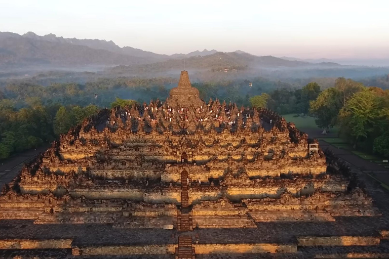 Yogyakarta: Borobudur Sunrise, Candi Boko & Coffee Tour