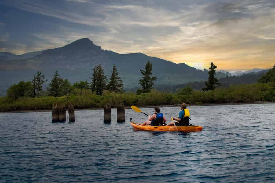 Cascade Locks: Kajaktour durch die Columbia River Gorge. Foto: GetYourGuide