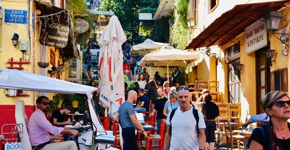 Athen: Private Sightseeingtour am Abend mit dem elektrischen Tuk-Tuk