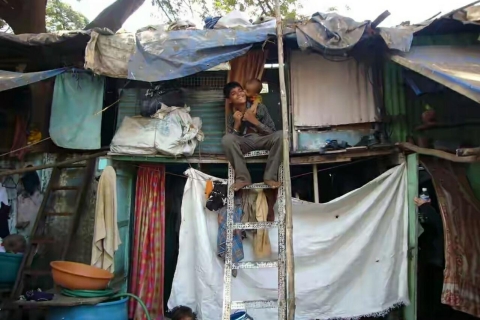 Mumbai: Slumdog Millionaire Tour of Dharavi Slum Tour with Meeting Point
