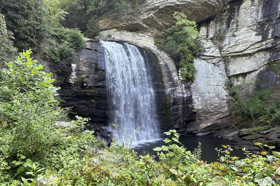 Asheville: Malerische Wandertour zu den Wasserfällen in den Blue Ridge Mountains. Foto: GetYourGuide Asheville: Malerische Wandertour zu den Wasserfällen in den Blue Ridge Mountains. Foto: GetYourGuide