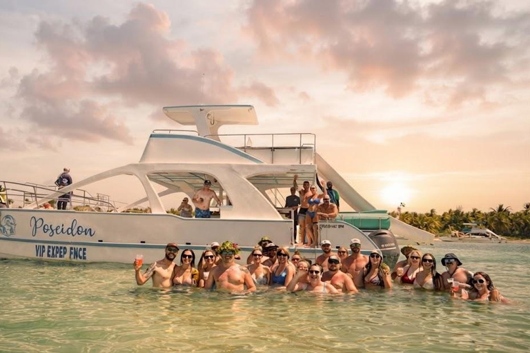 Punta Cana: Party Boat with Snorkeling, Open Bar And Hip Hop