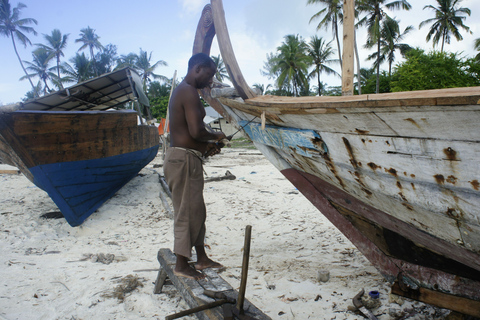 Visite du village de Nungwi avec déjeuner et croisière au coucher du soleil en optionVisite du village avec déjeuner et croisière en boutre au coucher du soleil