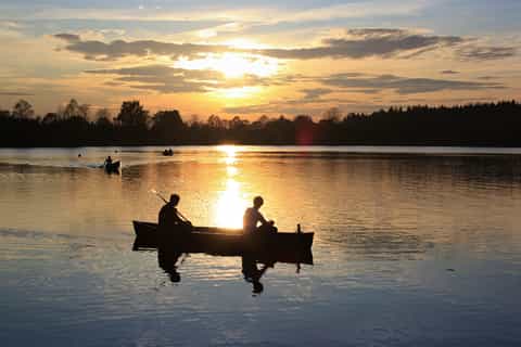 Rovaniemi: Canoagem sob o sol da meia-noite