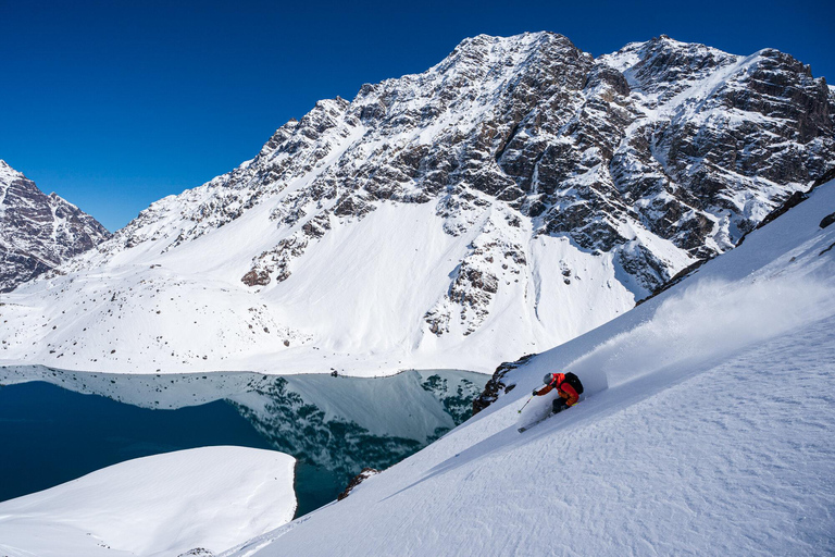 Santiago: Visit to Laguna del Inca and Portillo with llamas and picnic