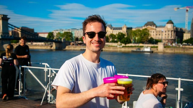 Budapest: Sip &amp; Sail Danube Cruise with Unlimited Beer