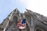 NYC, Catedral de San Patricio Oficial de audio autoguiado - Housity