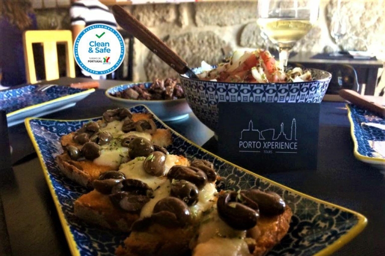 Porto: Walking Food Tour with Tastings Walking Tour with a English Guide