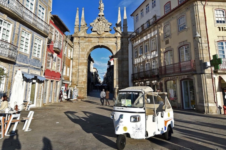 Braga: Tuk Tuk City TourTour de 75 minutos en Tuk Tuk