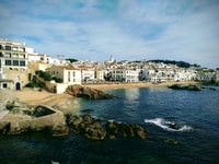 Costa Brava y pueblos medievales Tour de día completo - Housity