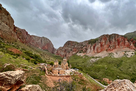 Monasterios de Khor virap y Noravank, cata de vinos en viñedos