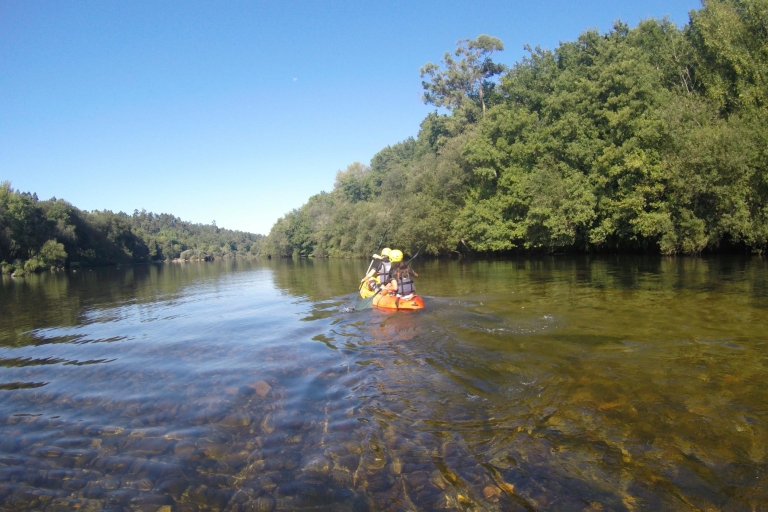 Viana do Castelo: tour en kayak en el río LimaTour en kayak con recogida y devolución en Braga