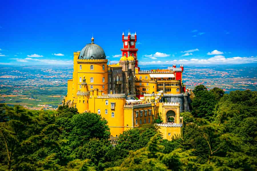 Tagestour: Sintra, Pena, Regaleira, Boca do Inferno und Cascais. Foto: GetYourGuide Tagestour: Sintra, Pena, Regaleira, Boca do Inferno und Cascais. Foto: GetYourGuide