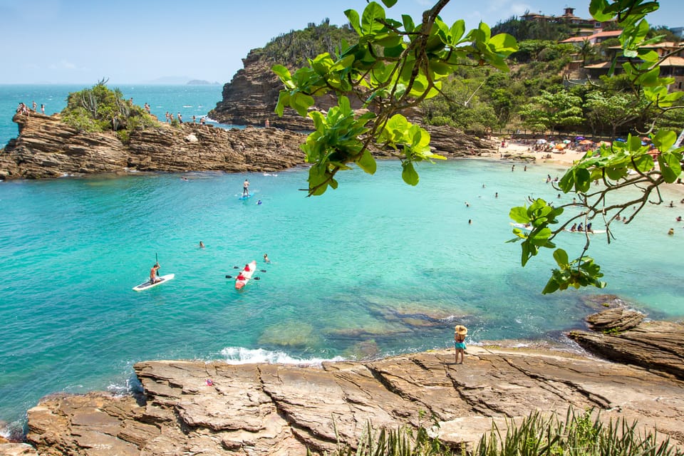 Desde Río de Janeiro: paseo en barco por Búzios con almuerzo GetYourGuide