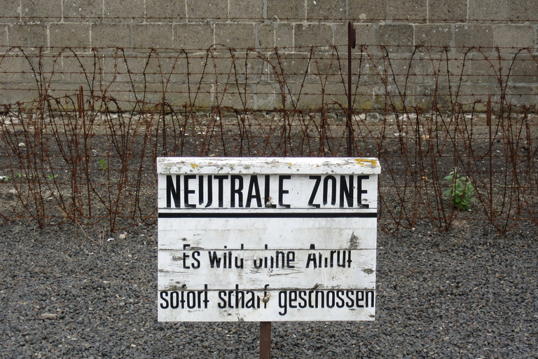 Berlijn: wandeltour Monument Sachsenhausen, kleine groepGroepstour in het Engels