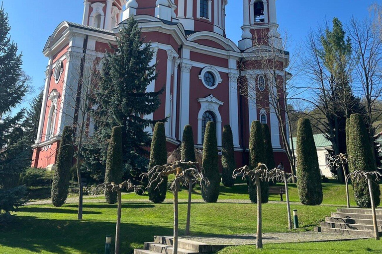 Mołdawia: winnica Cricova, Stary Orhei i klasztor CurchiMołdawia: klasztor Curchi, Orheiul Vechi i winiarnia