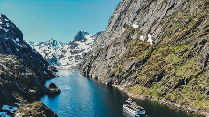 isole lofoten crociera sul trollfjord su nave elettrica