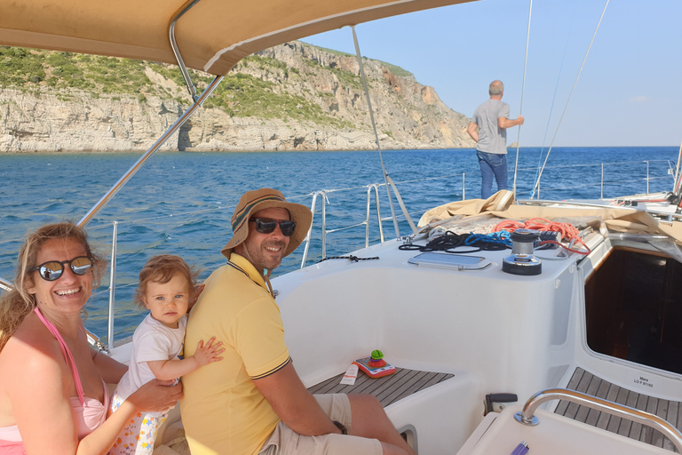 Lisbonne - 2 heures de navigation avec champagneLisbonne : croisière en voilier avec champagne