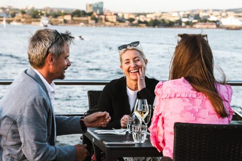 Oslo: Electric Boat Cruise with Brunch