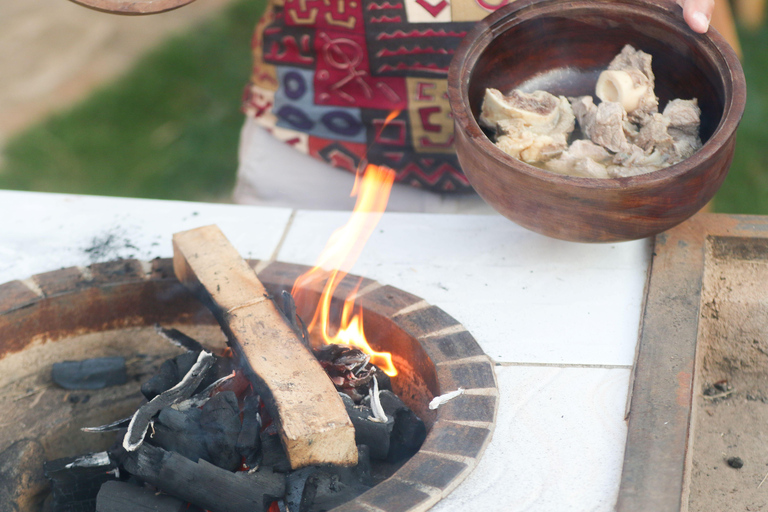 Kampala: Traditional Ugandan Cooking Class & Meal Chicken Luwombo Experience