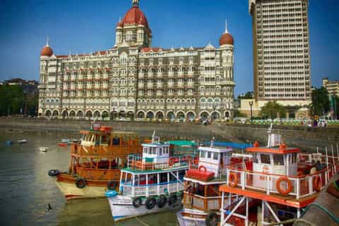 Mumbai: Private City Tour with Ferry Ride & Dharavi Village