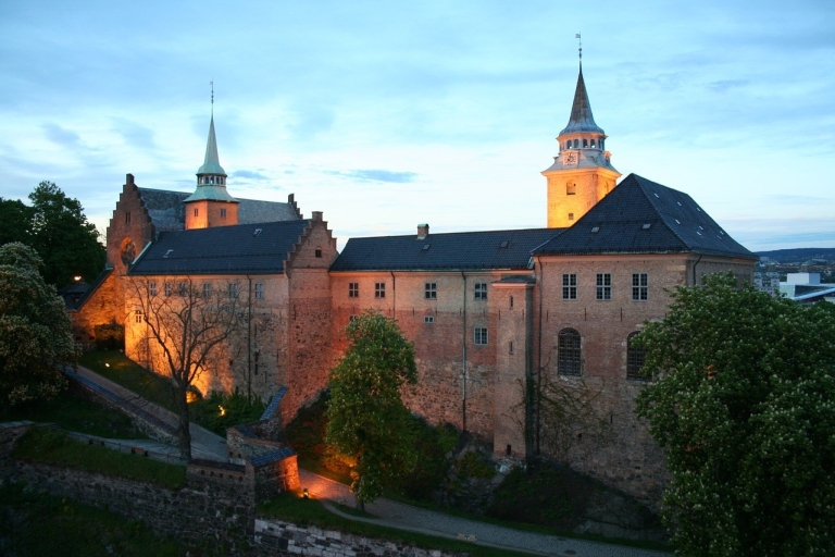 Oslo: tour misterioso autoguiado de la fortaleza de AkershusTour de misterio autoguiado por la fortaleza de Akershus en inglés