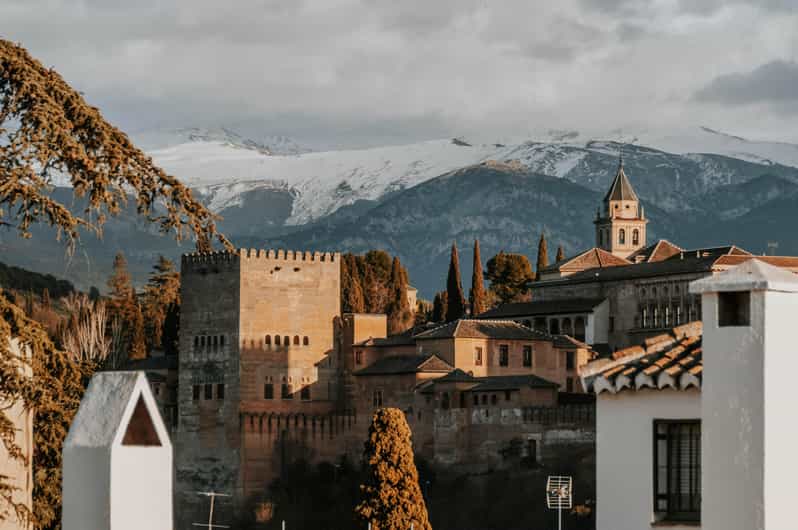 Granada Rundgang mit Panoramablick auf die Stadt GetYourGuide