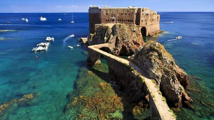peniche berlengas island roundtrip catamaran ferry