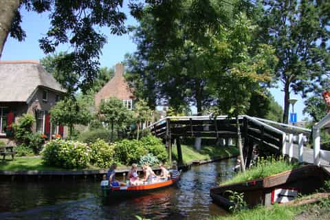 From Amsterdam: Day Trip to Giethoorn and Schokland