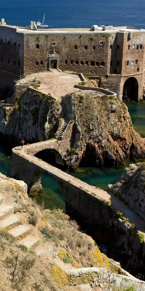 Peniche, Berlengas Roundtrip and Glass-Bottom Boat Cave Tour - Housity