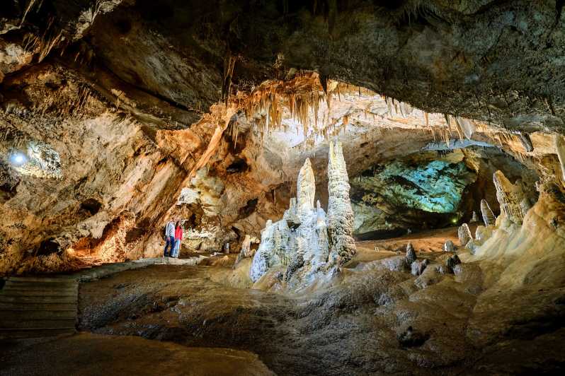 Cetinje: Biglietto d'ingresso alla Grotta di Lipa con tour guidato