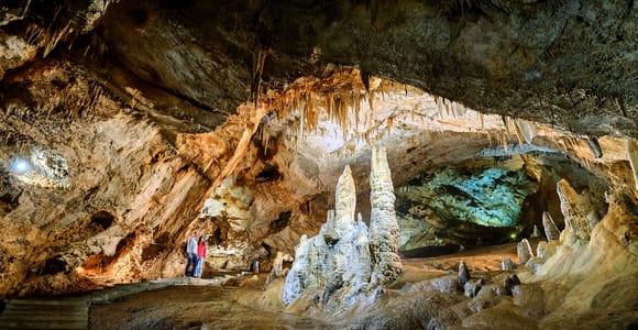 Montenegro: Lipa Cave Guided Tour & Train Ride