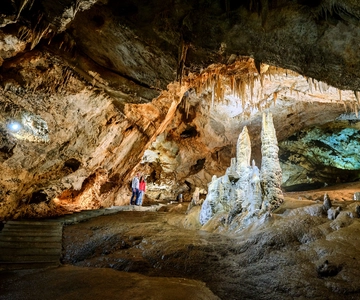 Cetinje: Ticket de entrada a la Cueva de Lipa con tour guiado